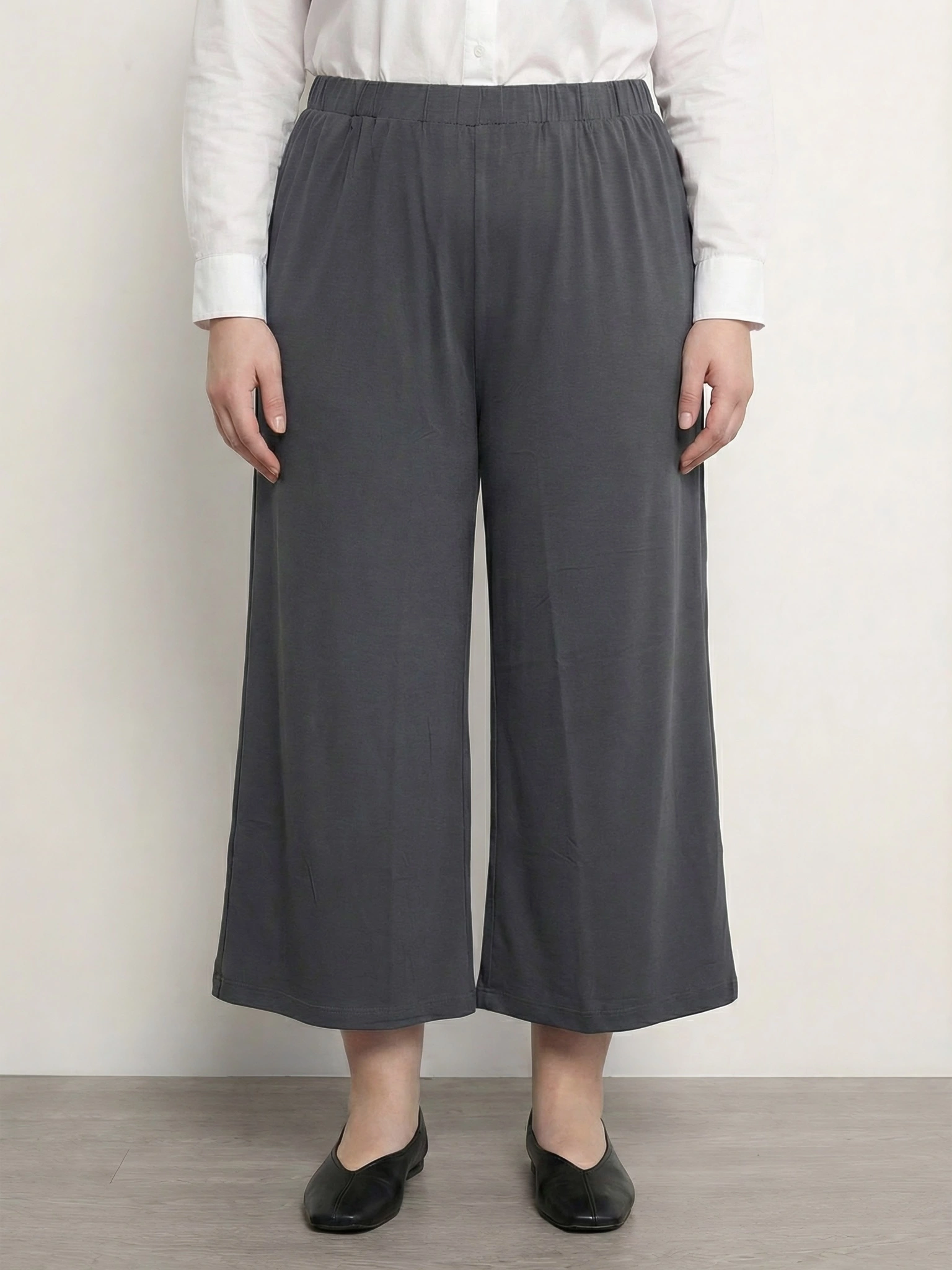 Брюки-кюлоты трикотажные зеленого цвета из смесовой вискозы